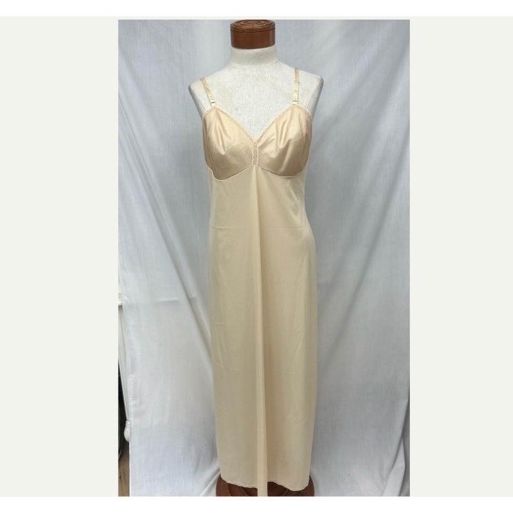 Vintage Vanity Fair Slip Dress Nightgown M 36 Long Cream Coquett Lace Trim USA